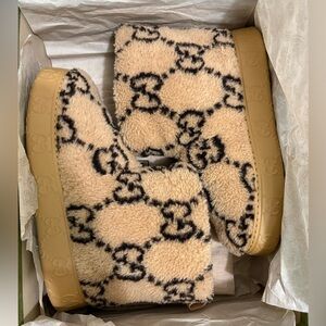 Gucci Beige and Black Shearling Slippers